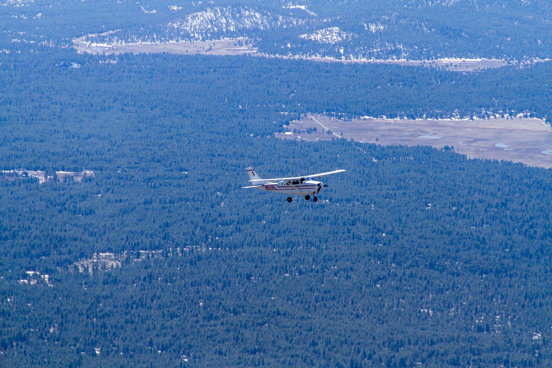 Formation flying past the San Francisco peaks before Steve sped off to Bar-10